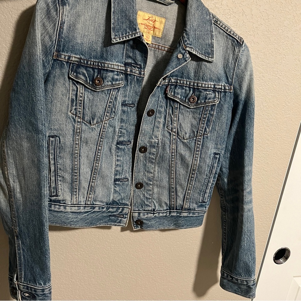 Levi’s Jean Jacket Size XS